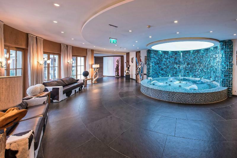 Alpenrose Leading Family Hotel & Resort แลร์มอส ภายนอก รูปภาพ