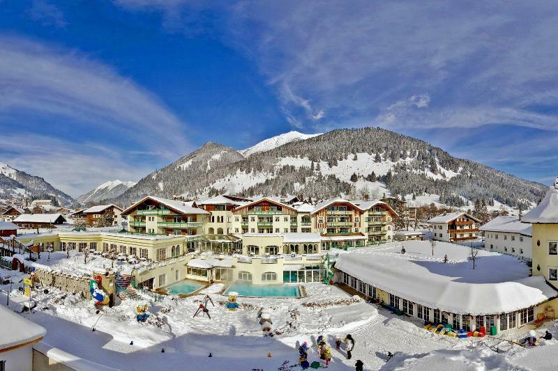 Alpenrose Leading Family Hotel & Resort แลร์มอส ภายนอก รูปภาพ